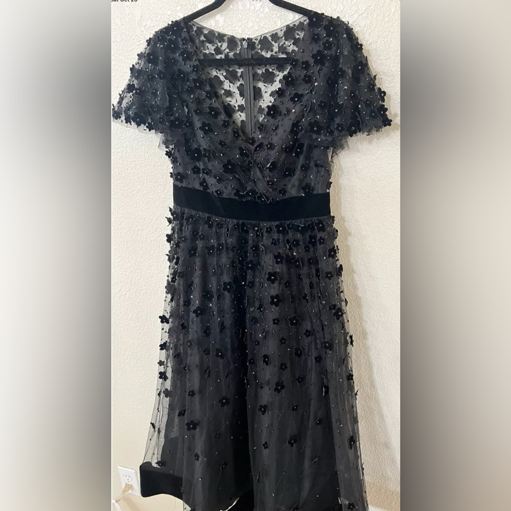 New Mac Duggal EMBELLISHED BUTTERFLY SLEEVE VELVET HEM MIDI DRESS in Black Sz 8 - Picture 5 of 9